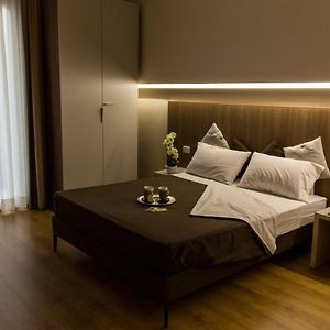 Le Affacciate Bruzie Home Guest House